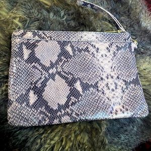 Laura DiMaggio clutch